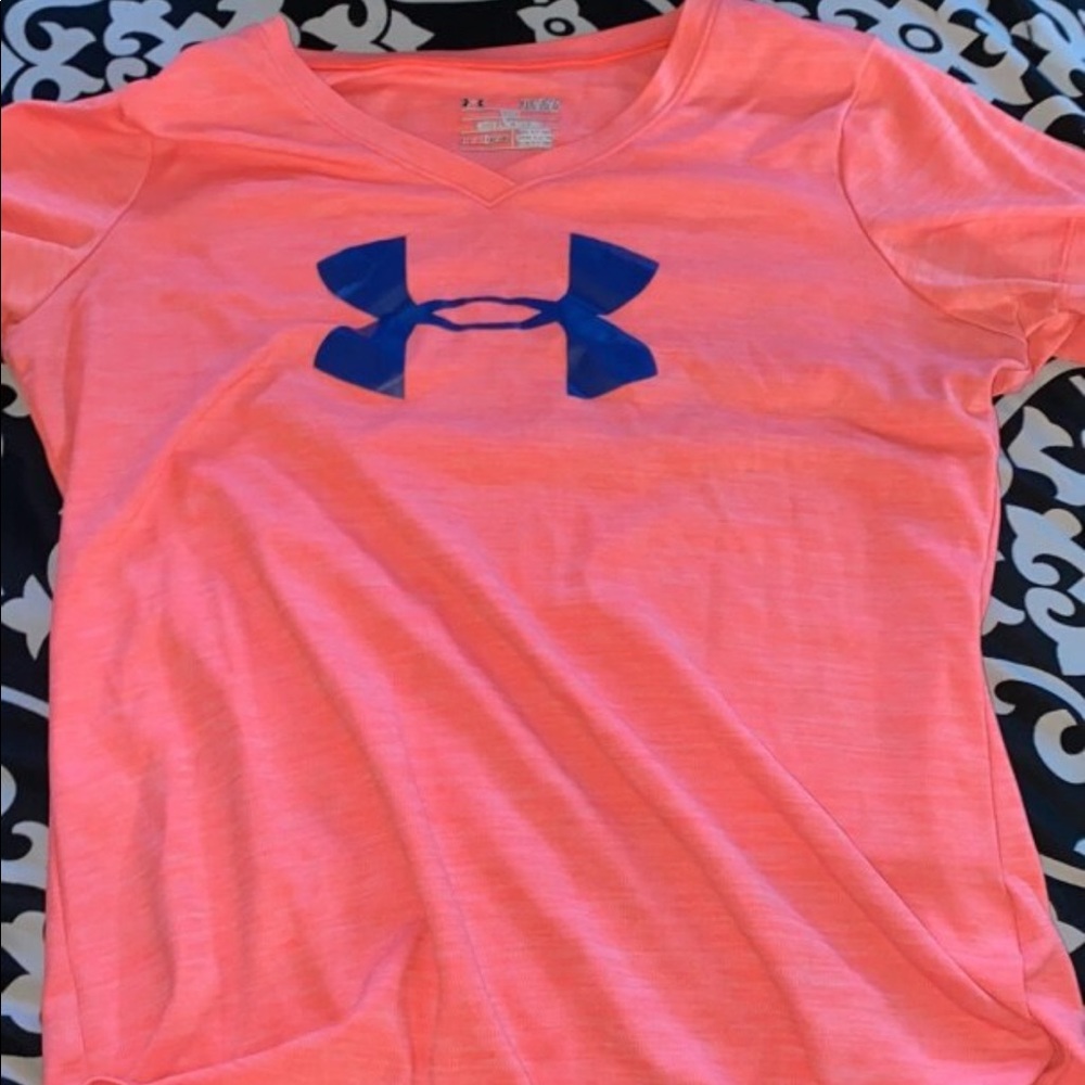 athletic shirt